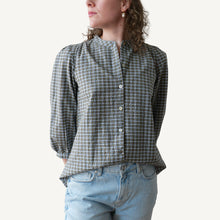 Load image into Gallery viewer, CA Everyday Blouse - Como Plaid