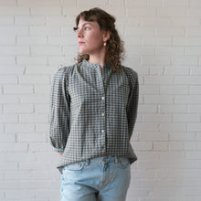 Load image into Gallery viewer, CA Everyday Blouse - Como Plaid
