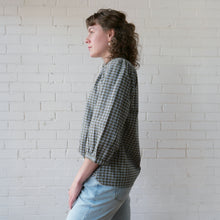 Load image into Gallery viewer, CA Everyday Blouse - Como Plaid
