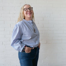 Load image into Gallery viewer, CA Everyday Blouse - Navy Weave
