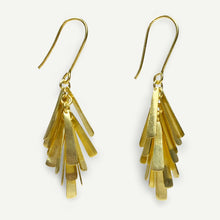 Load image into Gallery viewer, Balsam Earring
